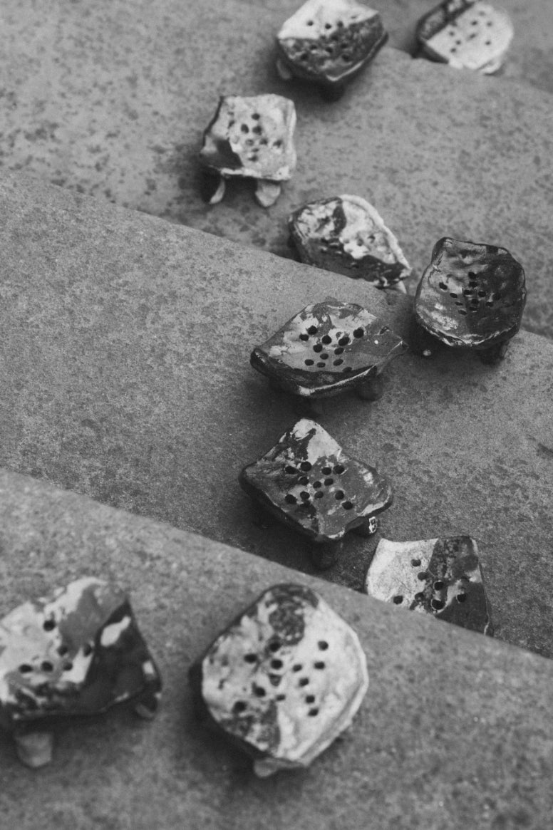 Morven Mulgrew Four-legged Soapdish