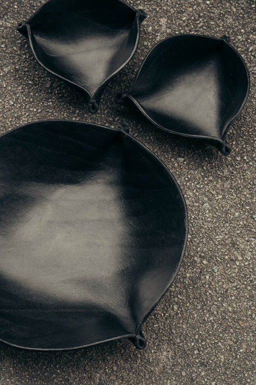 Jess White Black Bowls